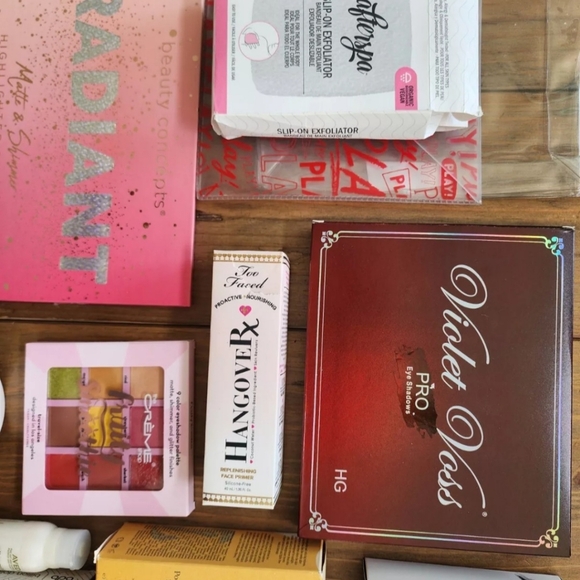 High End Beauty Bundle |Mixed Lot| Makeup/ Skincare  35+ High End Full Size Lot - Picture 5 of 10